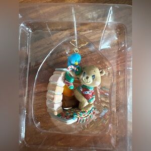 BUY 1 get 1 FREE - CARLTON Heirloom Christmas Ornament “Warm and Toasty”